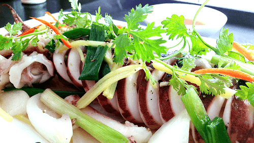 Mực Ống Hấp Hành Cần Tỏi